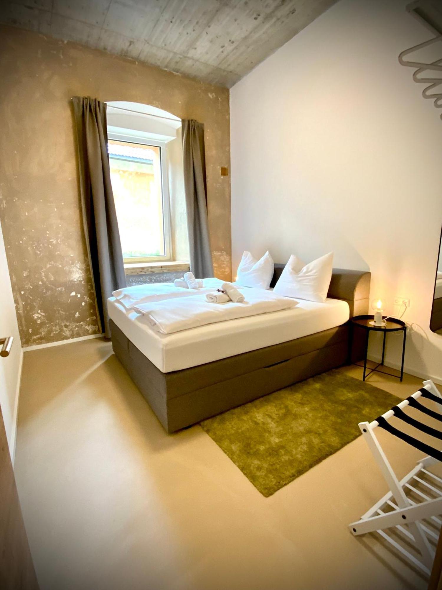 Waterfront - Urbane Eleganz Am Bachufer Apartment Villach Phòng bức ảnh