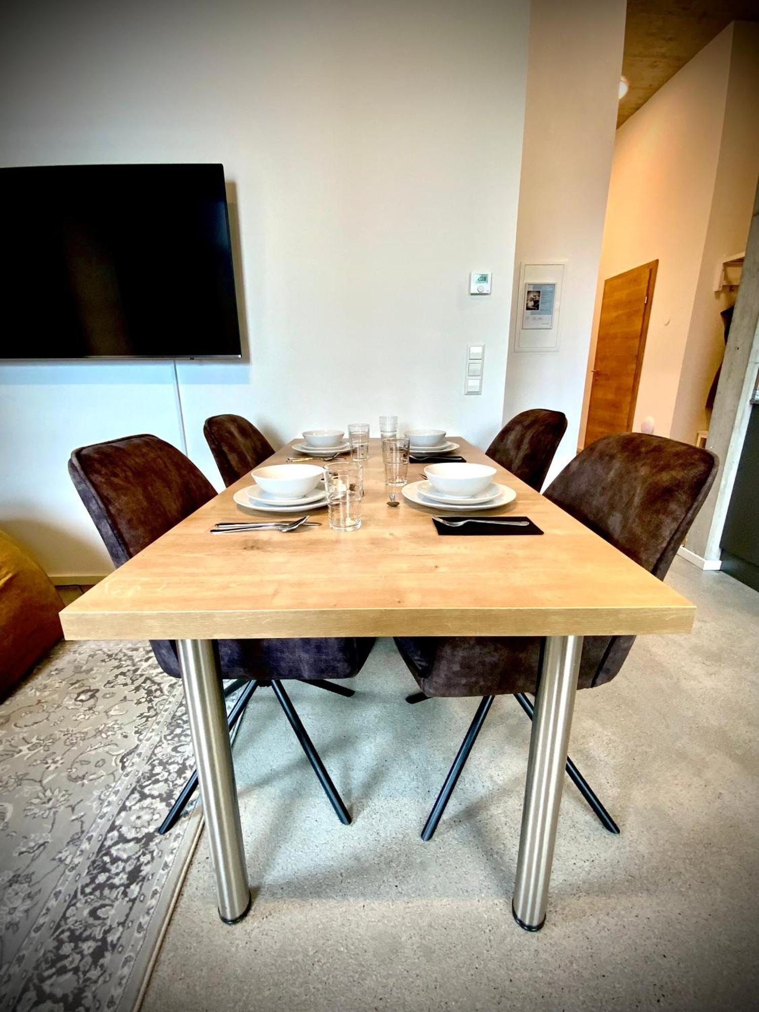 Waterfront - Urbane Eleganz Am Bachufer Apartment Villach Phòng bức ảnh