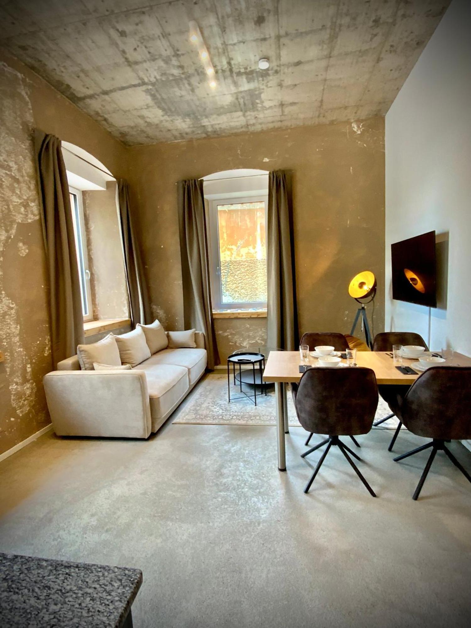 Waterfront - Urbane Eleganz Am Bachufer Apartment Villach Phòng bức ảnh