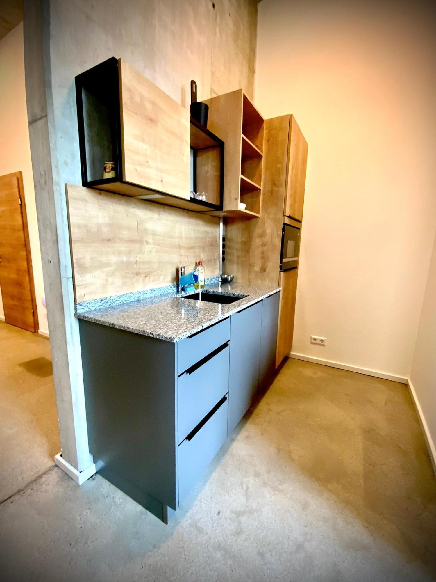 Waterfront - Urbane Eleganz Am Bachufer Apartment Villach Phòng bức ảnh