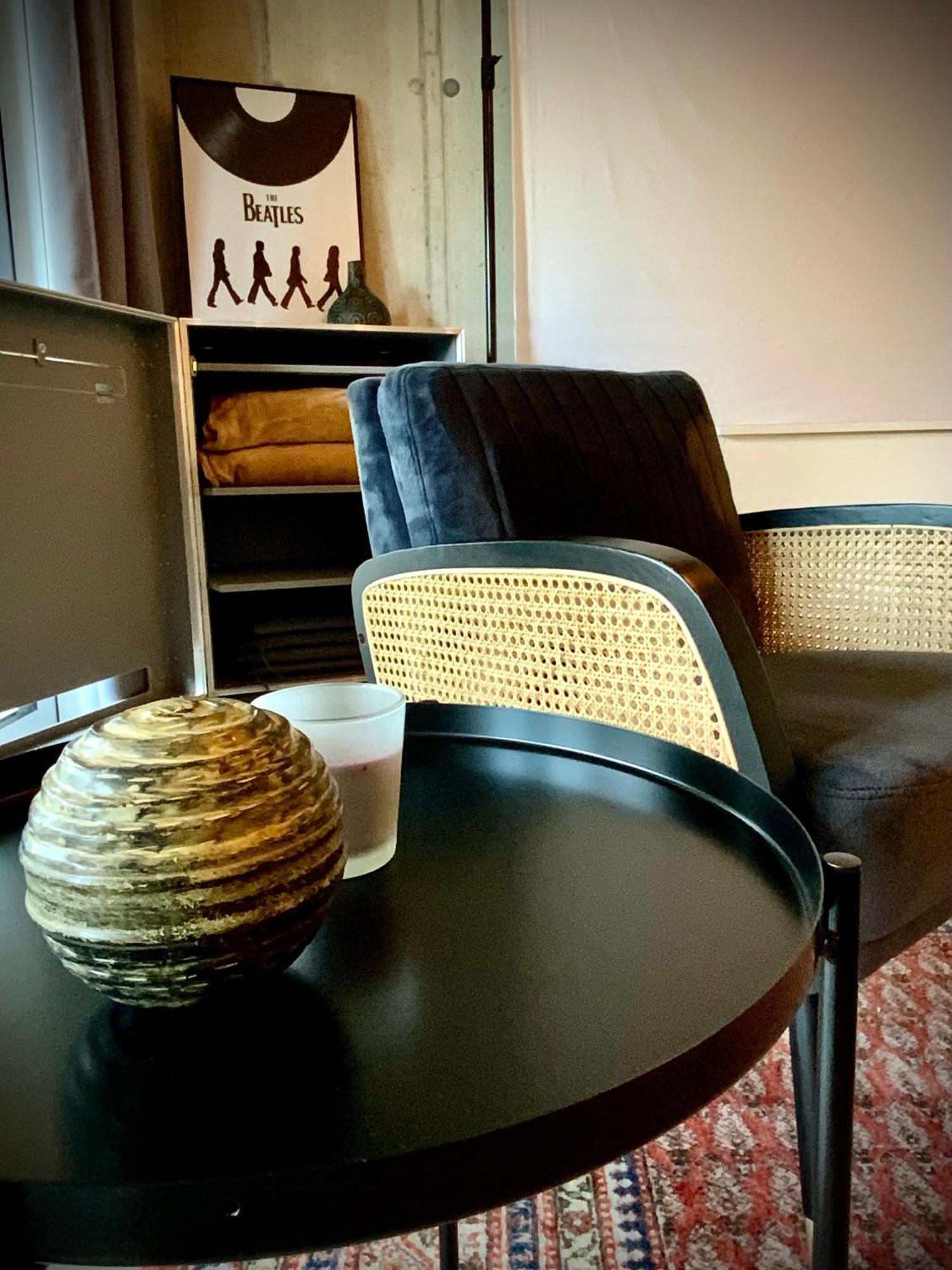 Waterfront - Urbane Eleganz Am Bachufer Apartment Villach Phòng bức ảnh
